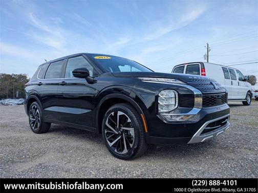 2023 Mitsubishi Outlander SE Black Edition 2WD