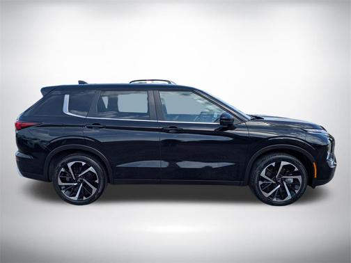 2023 Mitsubishi Outlander SE Black Edition 2WD