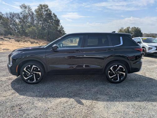 2023 Mitsubishi Outlander SE Black Edition 2WD