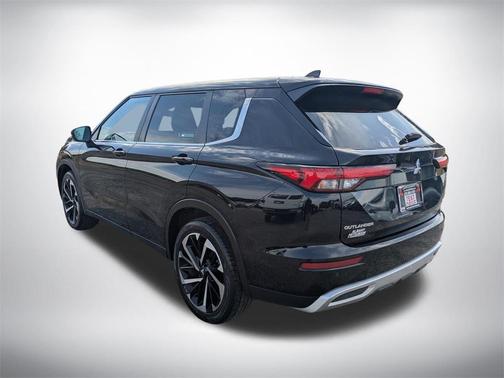 2023 Mitsubishi Outlander SE Black Edition 2WD