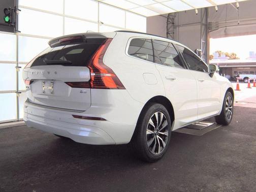 2023 Volvo XC60 B5 Core