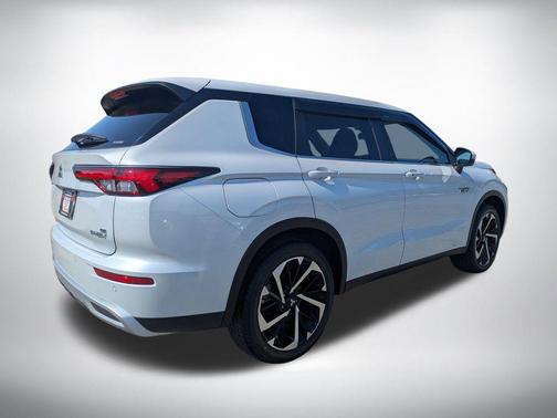 White Diamond 2025 Mitsubishi Outlander PHEV SE S-AWC