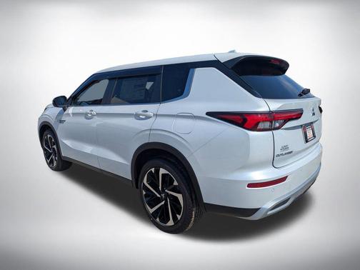 White Diamond 2025 Mitsubishi Outlander PHEV SE S-AWC