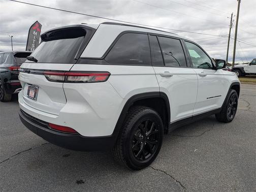 2024 Jeep Grand Cherokee Altitude
