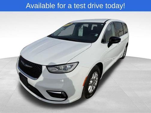 2024 Chrysler Pacifica Touring-L