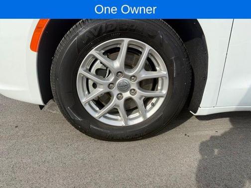 2024 Chrysler Pacifica Touring-L