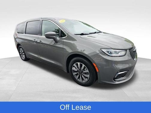 2022 Chrysler Pacifica Hybrid Touring L