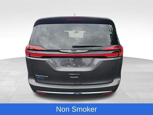 2021 Chrysler Pacifica Touring-L