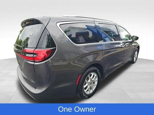 2021 Chrysler Pacifica Touring-L