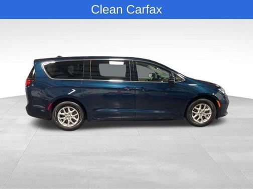 2023 Chrysler Pacifica Touring-L