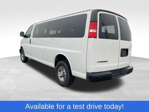 2022 Chevrolet Express 3500 LS