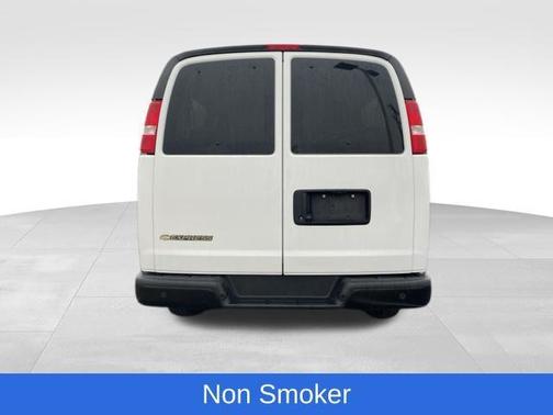 2022 Chevrolet Express 3500 LS