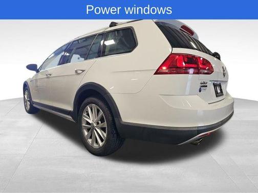 2017 Volkswagen Golf Alltrack TSI S