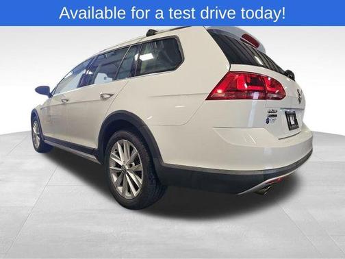 2017 Volkswagen Golf Alltrack TSI S