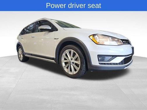2017 Volkswagen Golf Alltrack TSI S