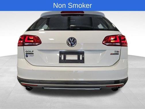 2017 Volkswagen Golf Alltrack TSI S