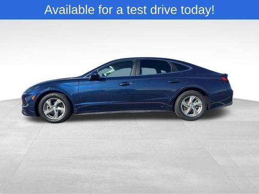 2022 Hyundai SONATA SE