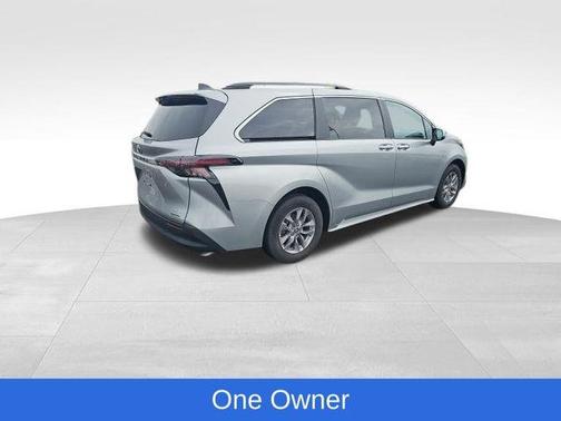 2024 Toyota Sienna XLE