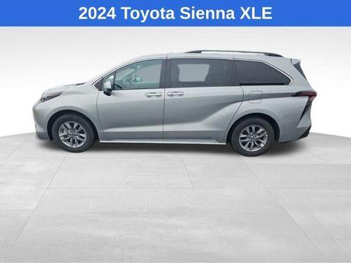 2024 Toyota Sienna XLE