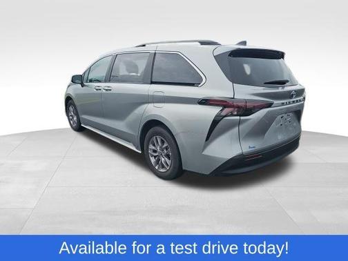 2024 Toyota Sienna XLE
