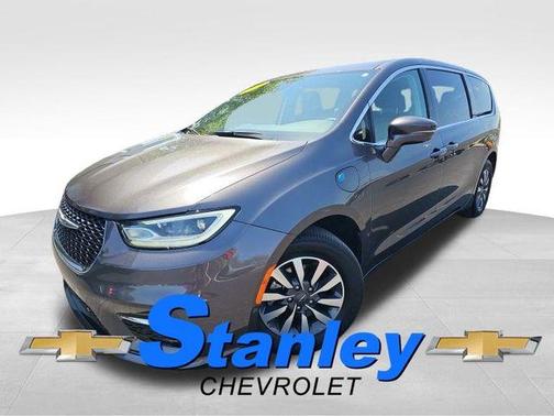 2022 Chrysler Pacifica Hybrid Touring L