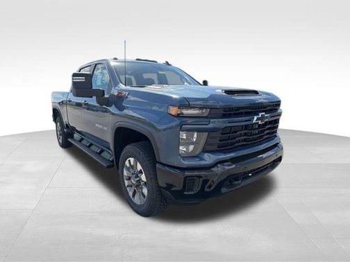 Lakeshore Blue 2026 Chevrolet Silverado 2500 Custom