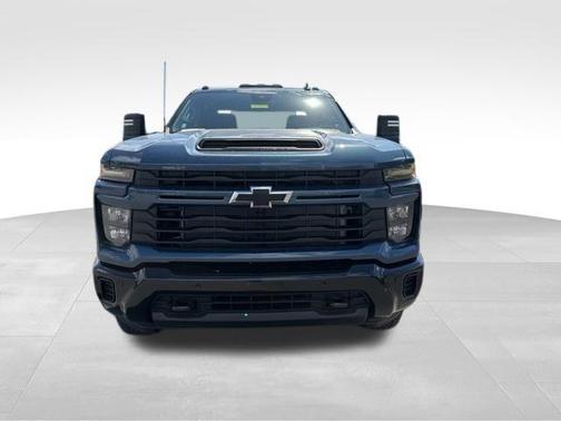 Lakeshore Blue 2026 Chevrolet Silverado 2500 Custom