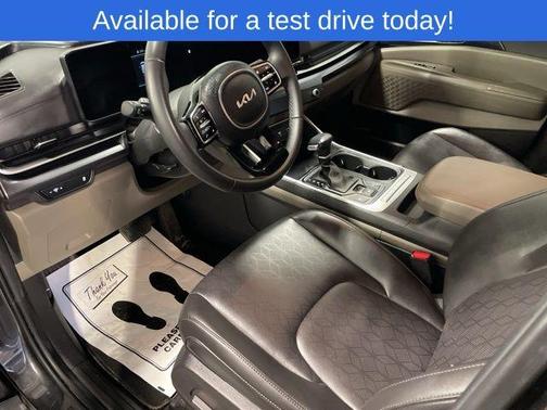 2025 Kia Carnival LXS