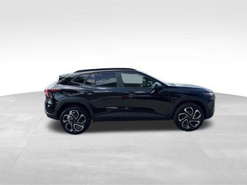 Black 2026 Chevrolet Trax 2RS