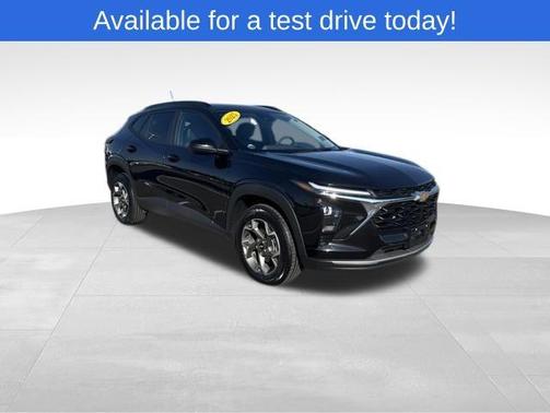 Black Metallic 2025 Chevrolet Trax LT