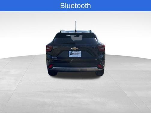 Black Metallic 2025 Chevrolet Trax LT