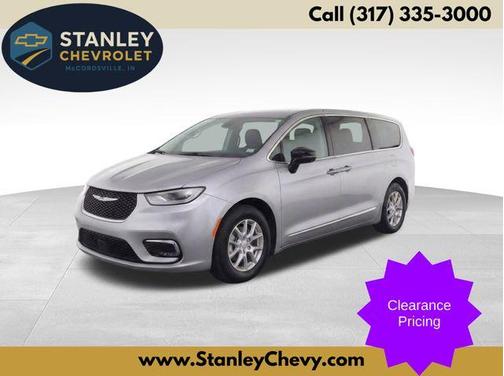Silver Mist Clearcoat 2024 Chrysler Pacifica Touring-L