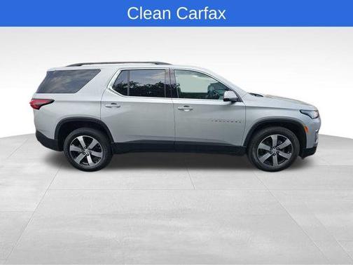 2022 Chevrolet Traverse LT Leather