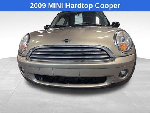 2009 MINI Cooper Base (M6)
