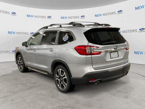 Ice Silver Metallic 2023 Subaru Ascent Limited 7-Passenger