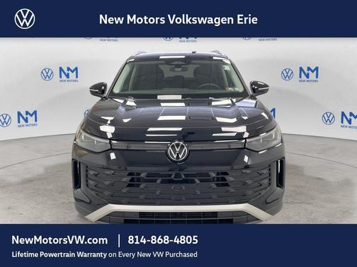 Deep Black Pearl Effect 2026 Volkswagen Tiguan 2.0T SE