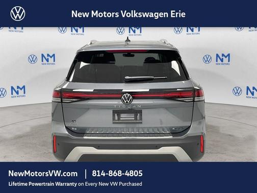 Platinum 2026 Volkswagen Tiguan 2.0T SE