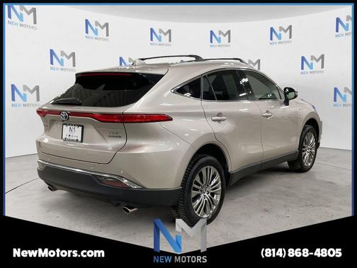 Titanium 2021 Toyota Venza XLE