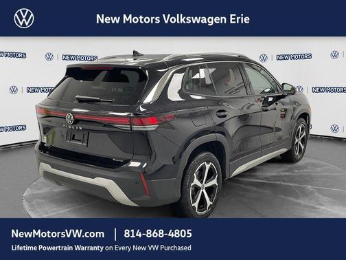 Deep Black Pearl Effect 2026 Volkswagen Tiguan 2.0T SE