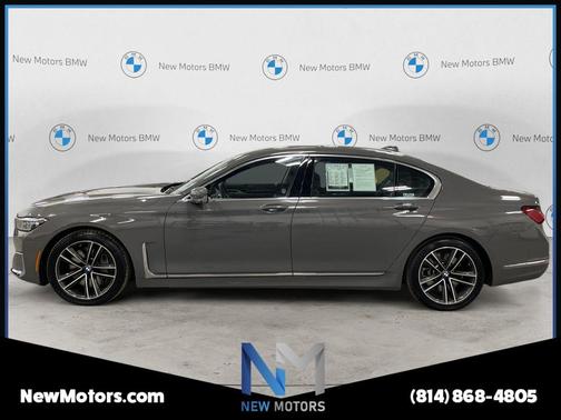Amber 2022 BMW 750 i xDrive