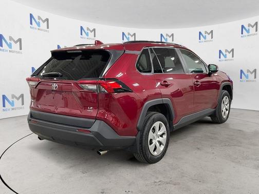 Pearl 2019 Toyota RAV4 LE
