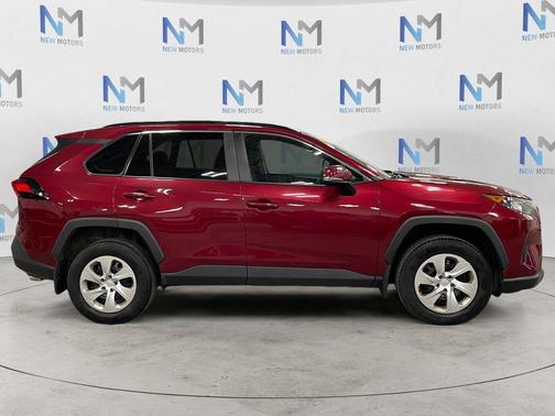Pearl 2019 Toyota RAV4 LE