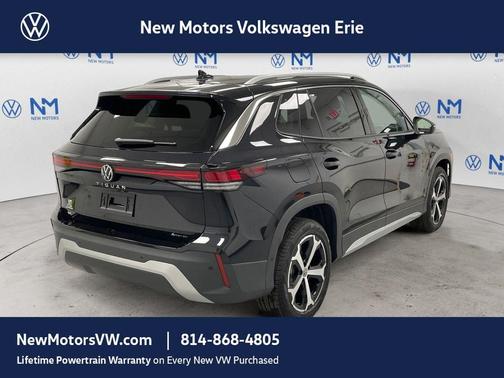 Deep Black Pearl 2026 Volkswagen Tiguan 2.0T SE