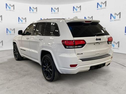 Bright White Clearcoat 2019 Jeep Grand Cherokee Altitude