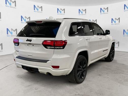 Bright White Clearcoat 2019 Jeep Grand Cherokee Altitude
