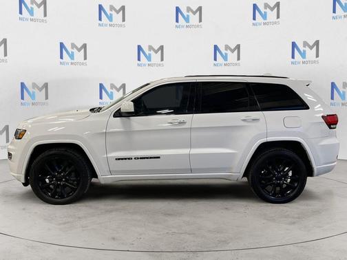 Bright White Clearcoat 2019 Jeep Grand Cherokee Altitude