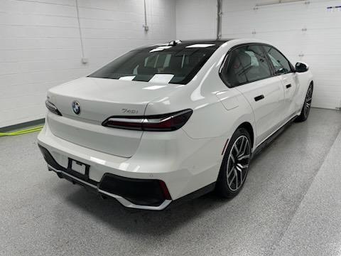 2025 BMW 740 i xDrive