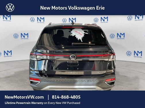 Deep Black Pearl Effect 2026 Volkswagen Taos 1.5T SE
