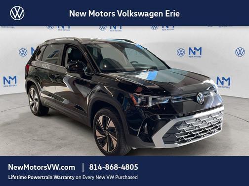 Deep Black Pearl Effect 2026 Volkswagen Taos 1.5T SE