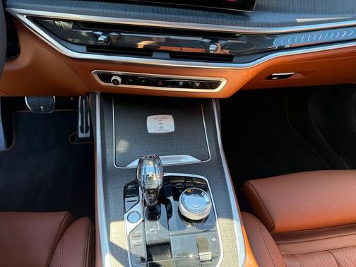 2026 BMW ALPINA XB7 Base